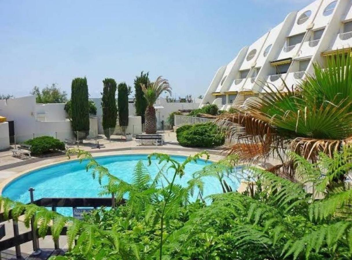 Le soupir des palmiers. Idéal couple, piscine, mer La Grande-Motte Esterno foto
